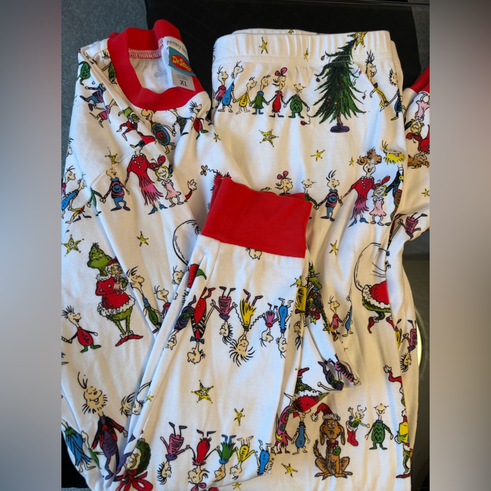 Ladies grinch pajamas
